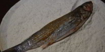 Шаг 2: кефали, жаренной ны сковороде