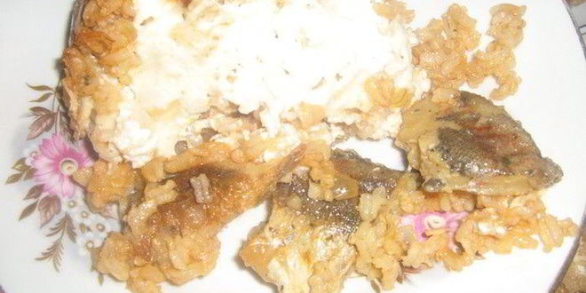 Рецепт хека, запеченного с рисом в горшочке