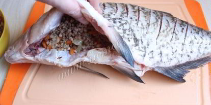 Шаг 6: леща с гречкой, запеченный в духовке