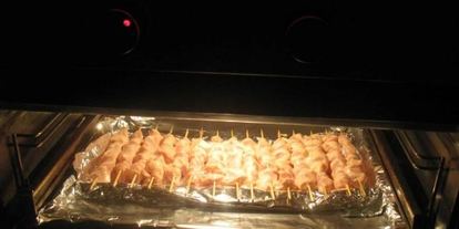 Шаг 7: куриного шашлыка в духовке на шпажках
