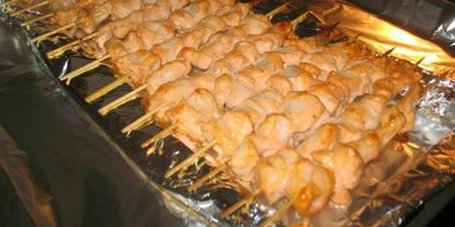 Шаг 8: куриного шашлыка в духовке на шпажках