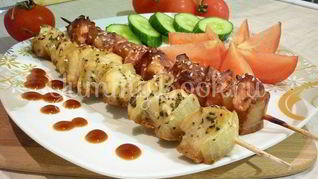Рецепт Куриных шашлычков на шпажках Красное и белое