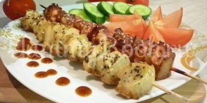 Шаг 10: куриных шашлычков на шпажках красное и белое