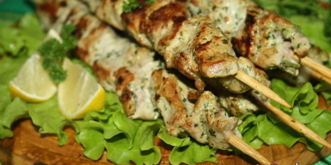 Рецепт Шашлычков из свиной вырезки в йогуртово-лимонном маринаде