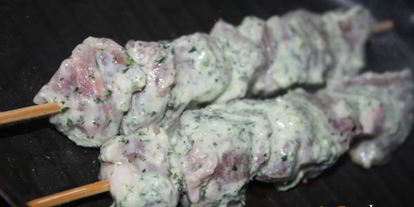 Шаг 6: шашлычков из свиной вырезки в йогуртово-лимонном маринаде