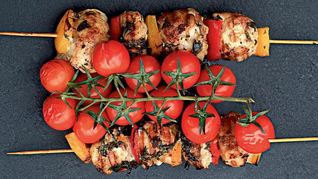 Рецепт Шашлычков из цесарки с помидорами черри и сладким перцем