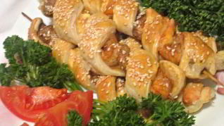 Рецепт Шашлычков с семгой в слоеном тесте