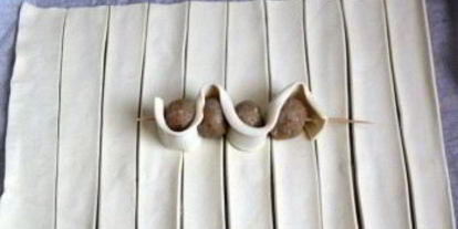 Шаг 2: шашлычков со слоеным тестом на шпажках