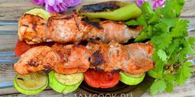 Рецепт Шашлыка Ассорти из свинины, курицы и овощей