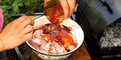 Шаг 5: шашлыка из индейки с салом