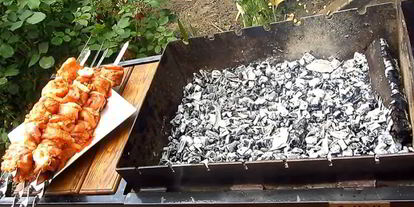 Шаг 8: шашлыка из индейки с салом