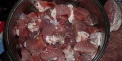 Шаг 1: шашлыка иза свинин с лимонома