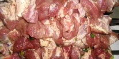 Шаг 7: шашлыка из свинины в минералке