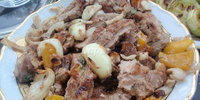 Рецепт свиного шашлыка в сметанном маринаде
