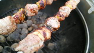 Рецепт Яблок в беконе к шашлыку