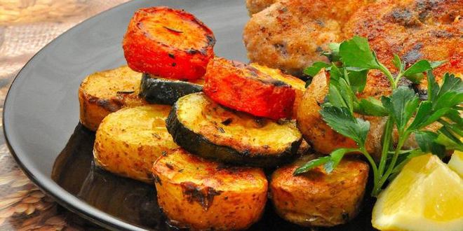 Рецепт шницеля и печеные овощи