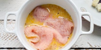 Шаг 4: шницеля по-столичному