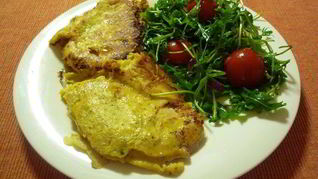 Рецепт Шницеля в пряной горчичной панировке с салатом