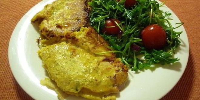 Рецепт шницеля в пряной горчичной панировке с салатом