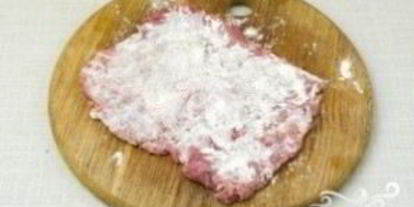 Шаг 3: шницеля в сухарях