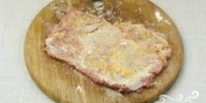 Шаг 5: шницеля в сухарях