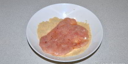 Шаг 4: шницелей по-венски из филе индейки