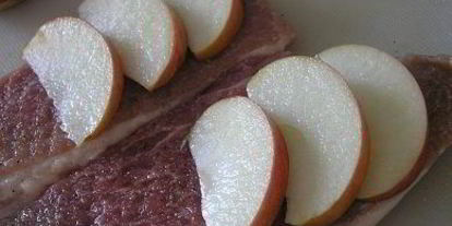 Шаг 1: сочного шницеля с яблоками и морковным гарниром