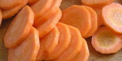 Шаг 4: сочного шницеля с яблоками и морковным гарниром