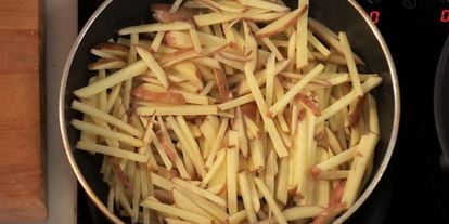 Шаг 1: венский шницель с жареным картофелем