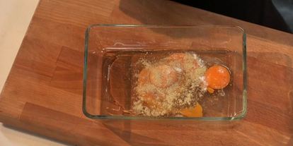 Шаг 2: венский шницель с жареным картофелем