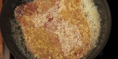 Шаг 3: венский шницель с жареным картофелем