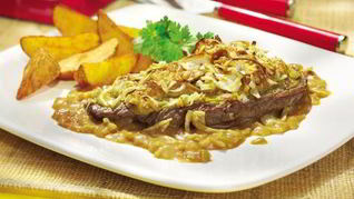 Рецепт Запеченного шницеля в сливочно-луковом соусе