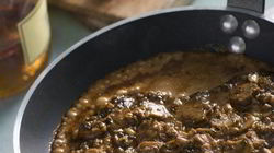 Рецепт Говяжьего стейка со сливочно-грибным соусом