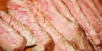 Шаг 10: говяжьих стейков-гриля маринованных в светлом пиве