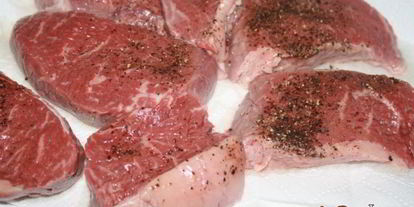 Шаг 4: говяжьих стейков-гриля маринованных в светлом пиве