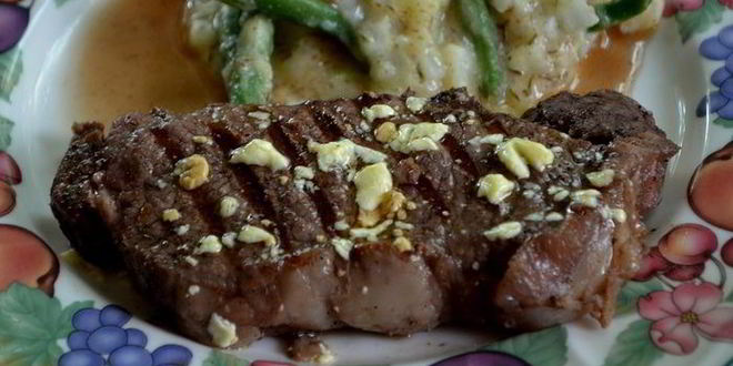 Рецепт говяжьих стейков в винном красном соусе