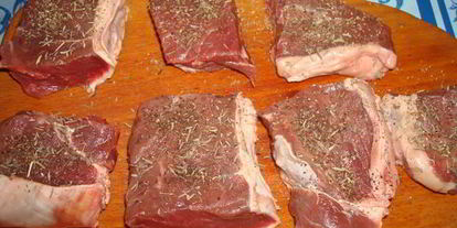 Шаг 2: мини стейки на гриле с овощами