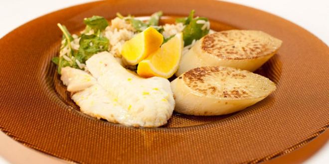 Рецепт стейка из дайкона с запеченным окунем