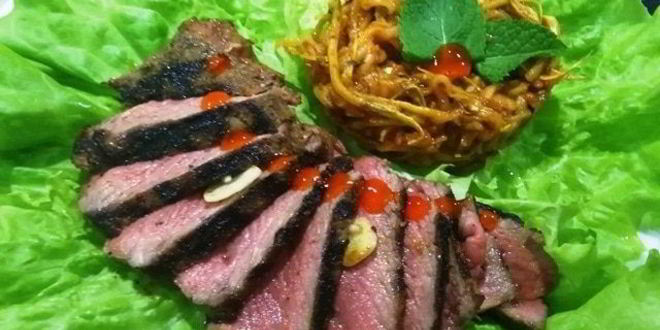 Рецепт стейка из говядины с лапшой из кабачка