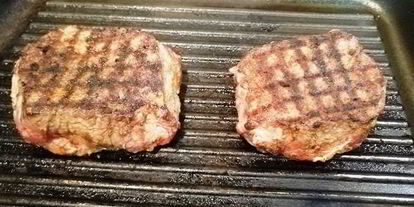 Шаг 10: стейка из говядины с лапшой из кабачка