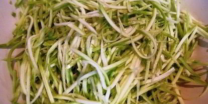 Шаг 8: стейка из говядины с лапшой из кабачка