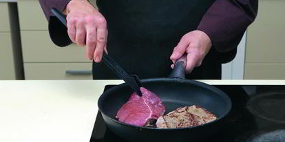 Шаг 1: стейка из лопатки с соусом из голубого сыра