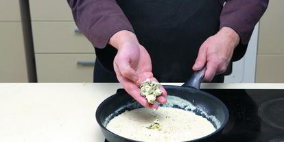 Шаг 2: стейка из лопатки с соусом из голубого сыра