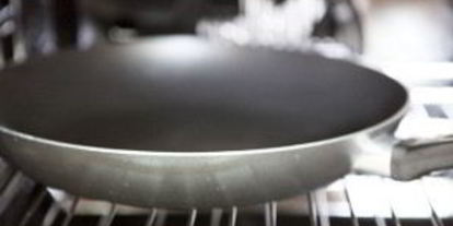 Шаг 2: стейка на сковороде