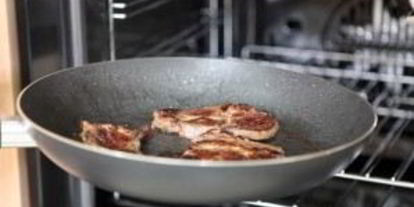 Шаг 5: стейка на сковороде