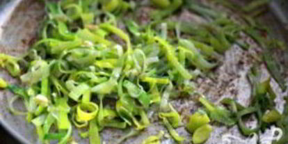 Шаг 1: стейка с грибным соусом и сливочным шпинатом