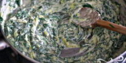 Шаг 4: стейка с грибным соусом и сливочным шпинатом