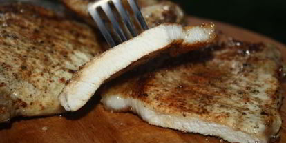 Шаг 5: стейков из свиной корейки в сухом маринаде на решетке на мангале