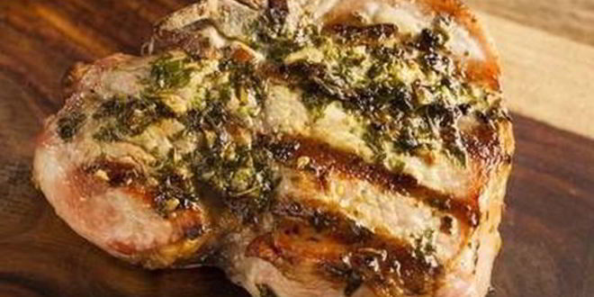 Рецепт Свиного стейка на гриле в травяном маринаде