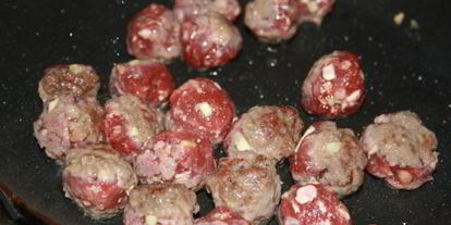 Шаг 2: фунчозы с говяжьими тефтельками и овощами